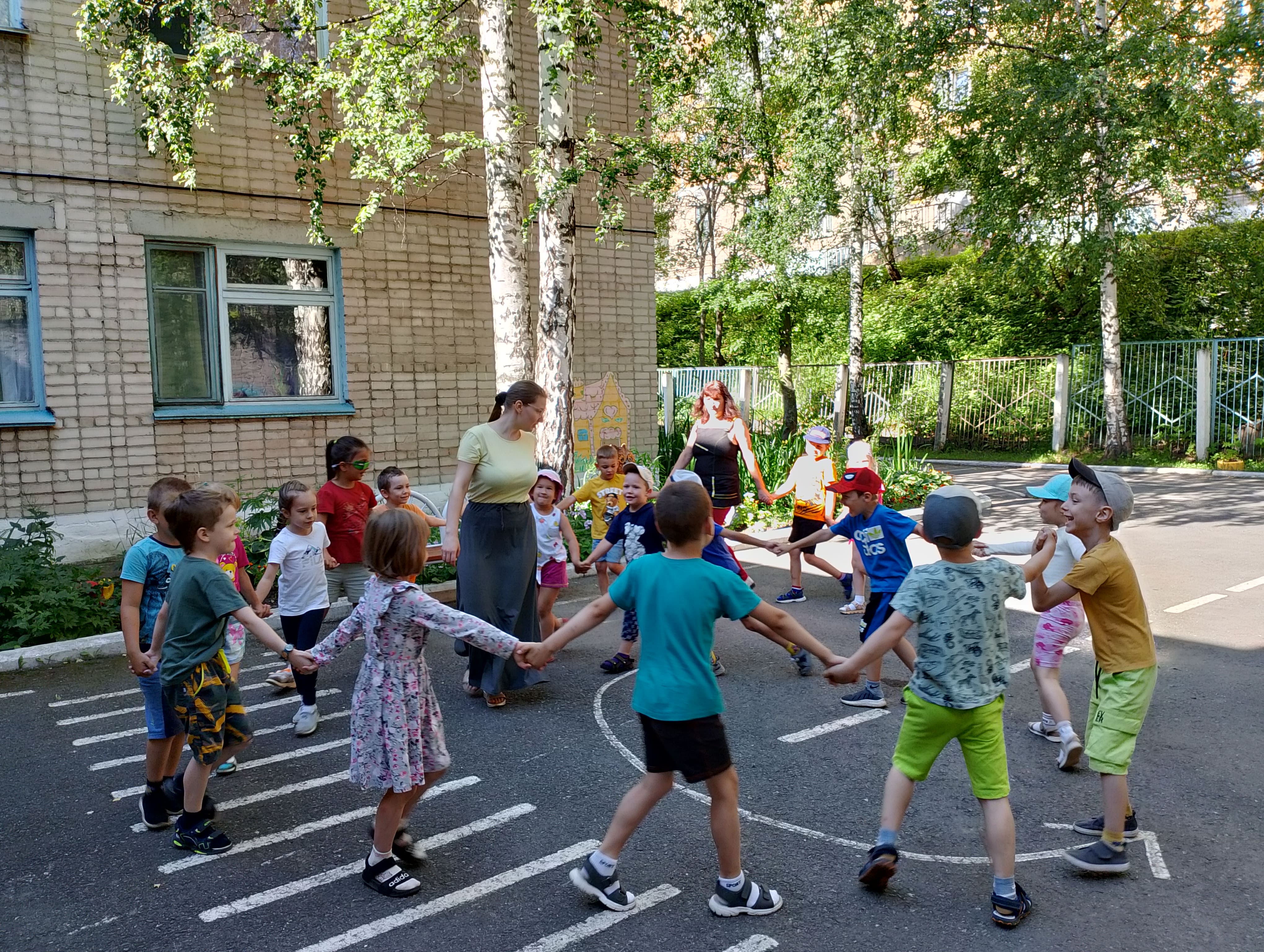 «Златоустовский народ, вставай в семейный хоровод!»