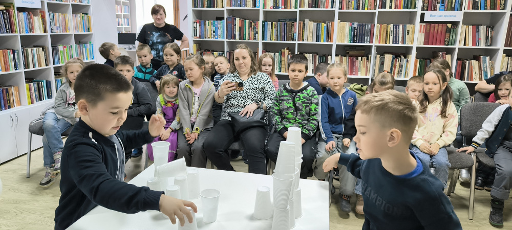 Познавательный час «Весна-красна»