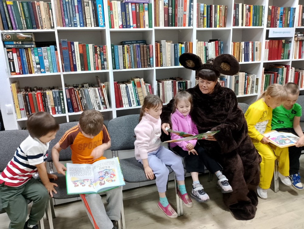 Чебурашка приглашает друзей на День рождения