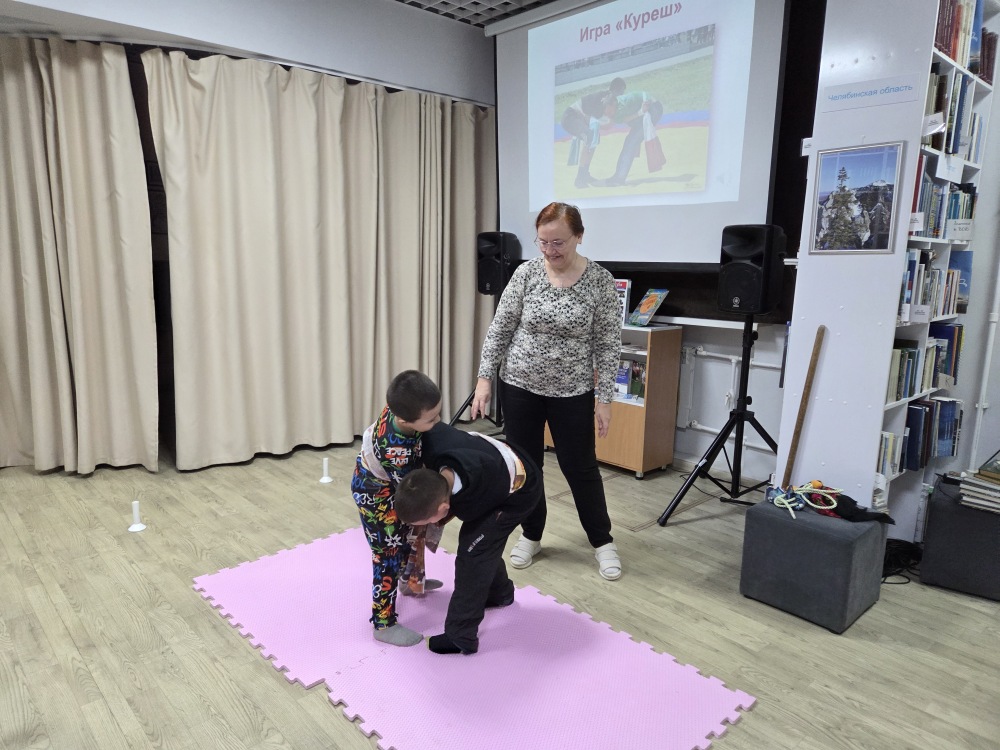 Познавательный час «Народов много – страна одна!»